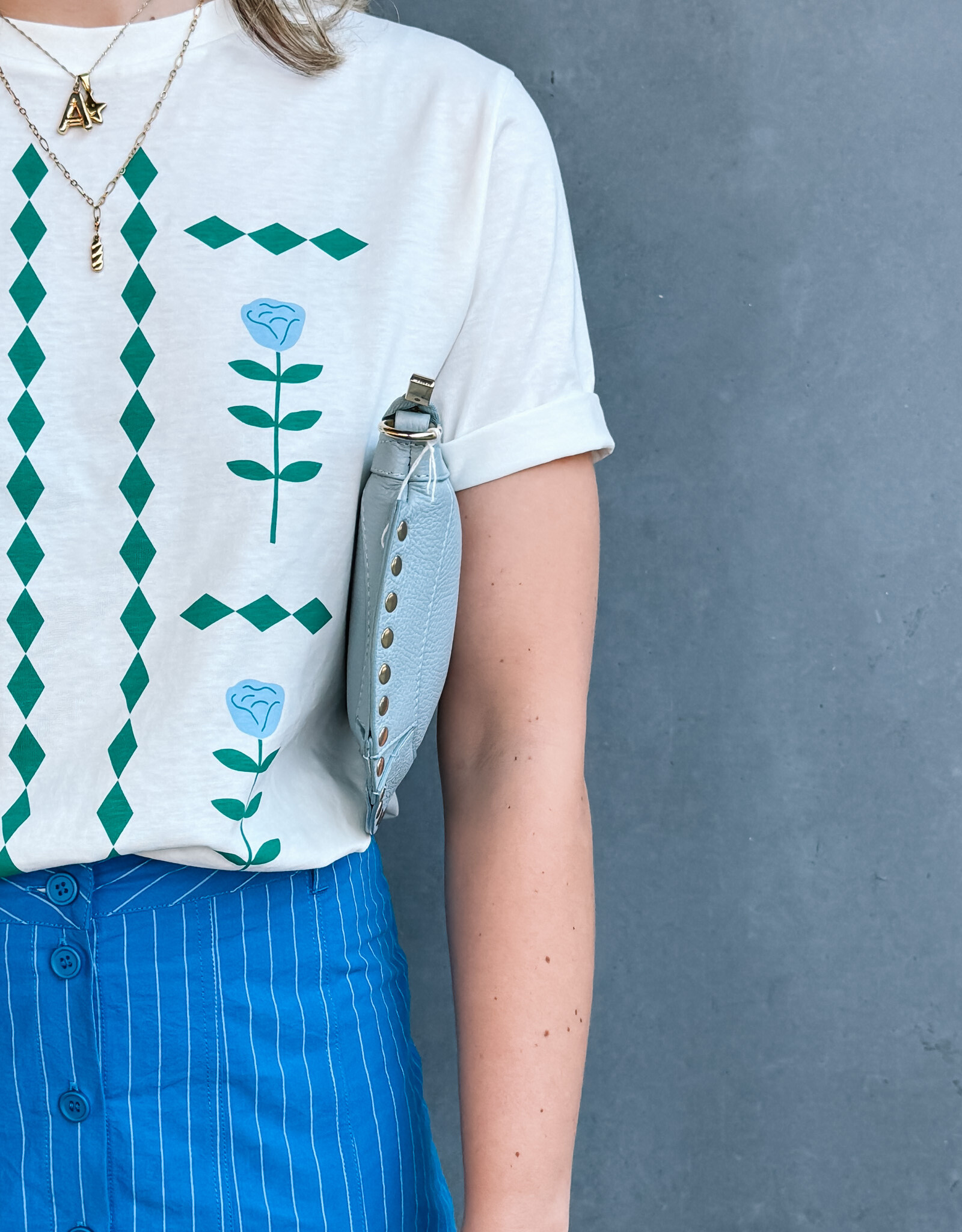 The Tiny Big Sister T-Shirt 'Flowers' - Off White - The Tiny Big Sister