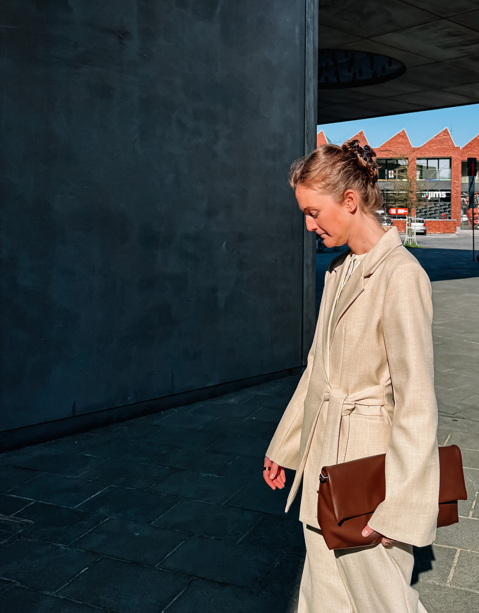 HVISK Handtas 'Arlene Glossy Structure'  - Cocoa - Hvisk