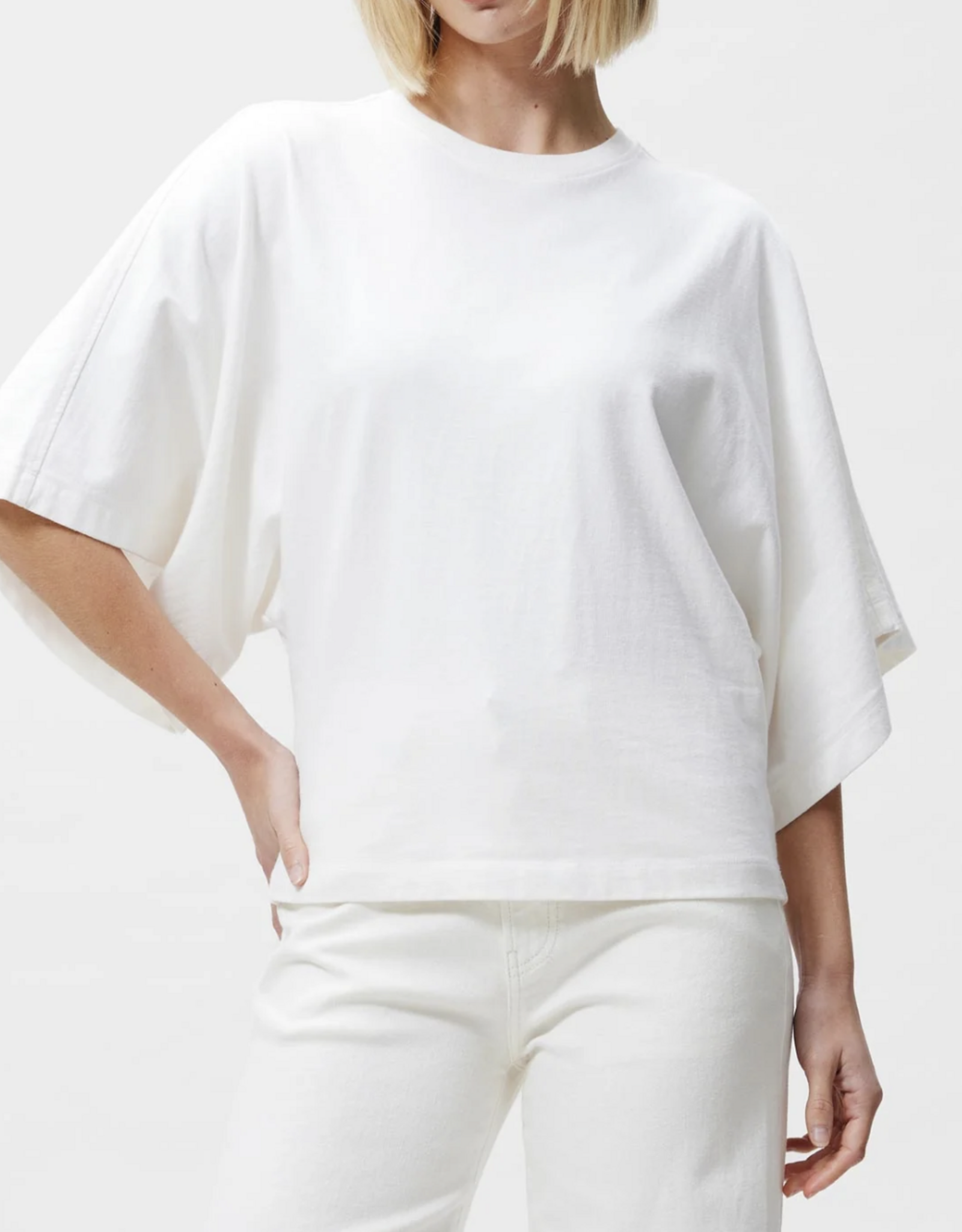 Catwalk Junkie T-Shirt 'Batsleeve' - Off White - Catwalk Junkie