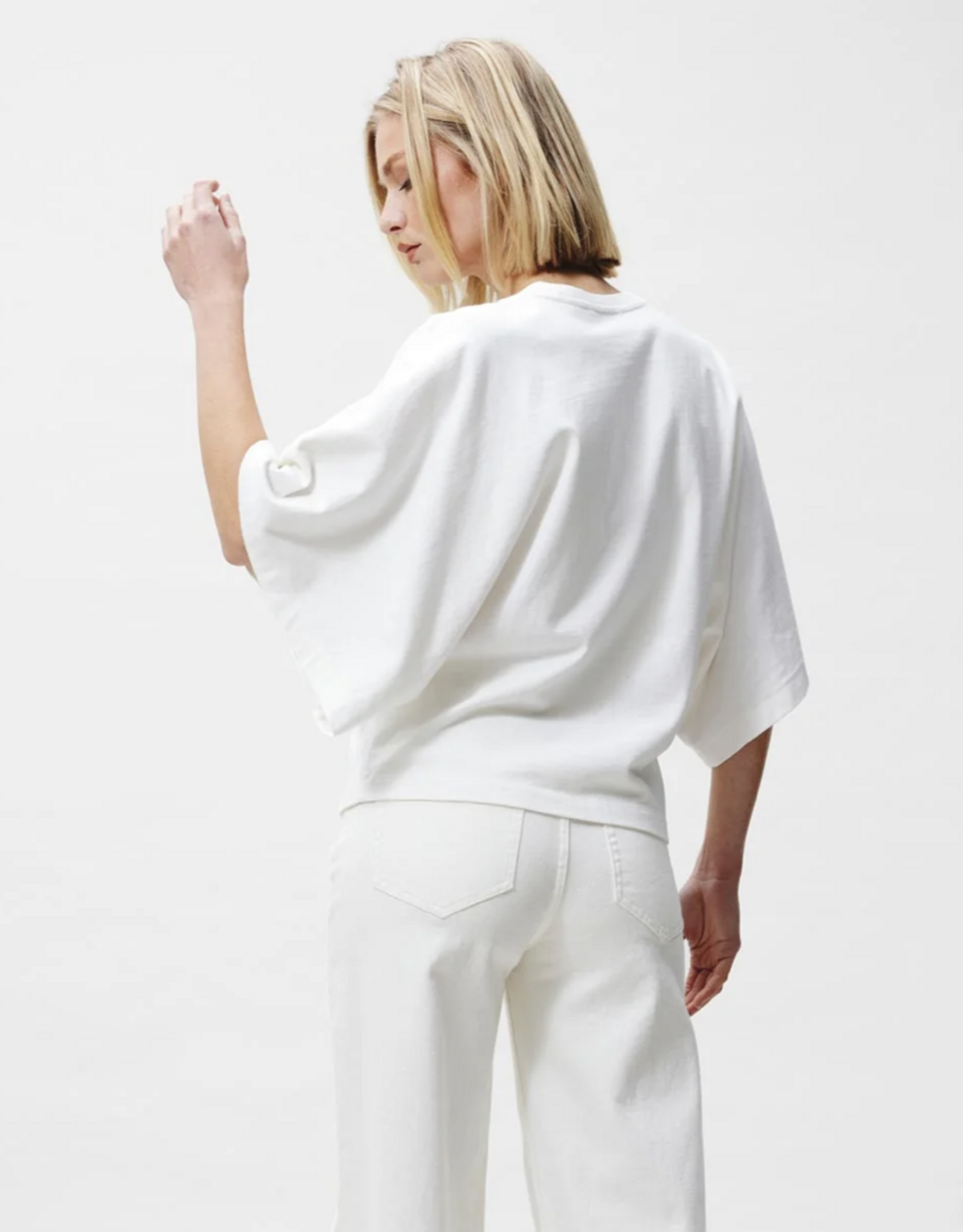 Catwalk Junkie T-Shirt 'Batsleeve' - Off White - Catwalk Junkie