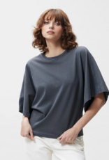 Catwalk Junkie T-Shirt 'Batsleeve' - Carbon - Catwalk Junkie