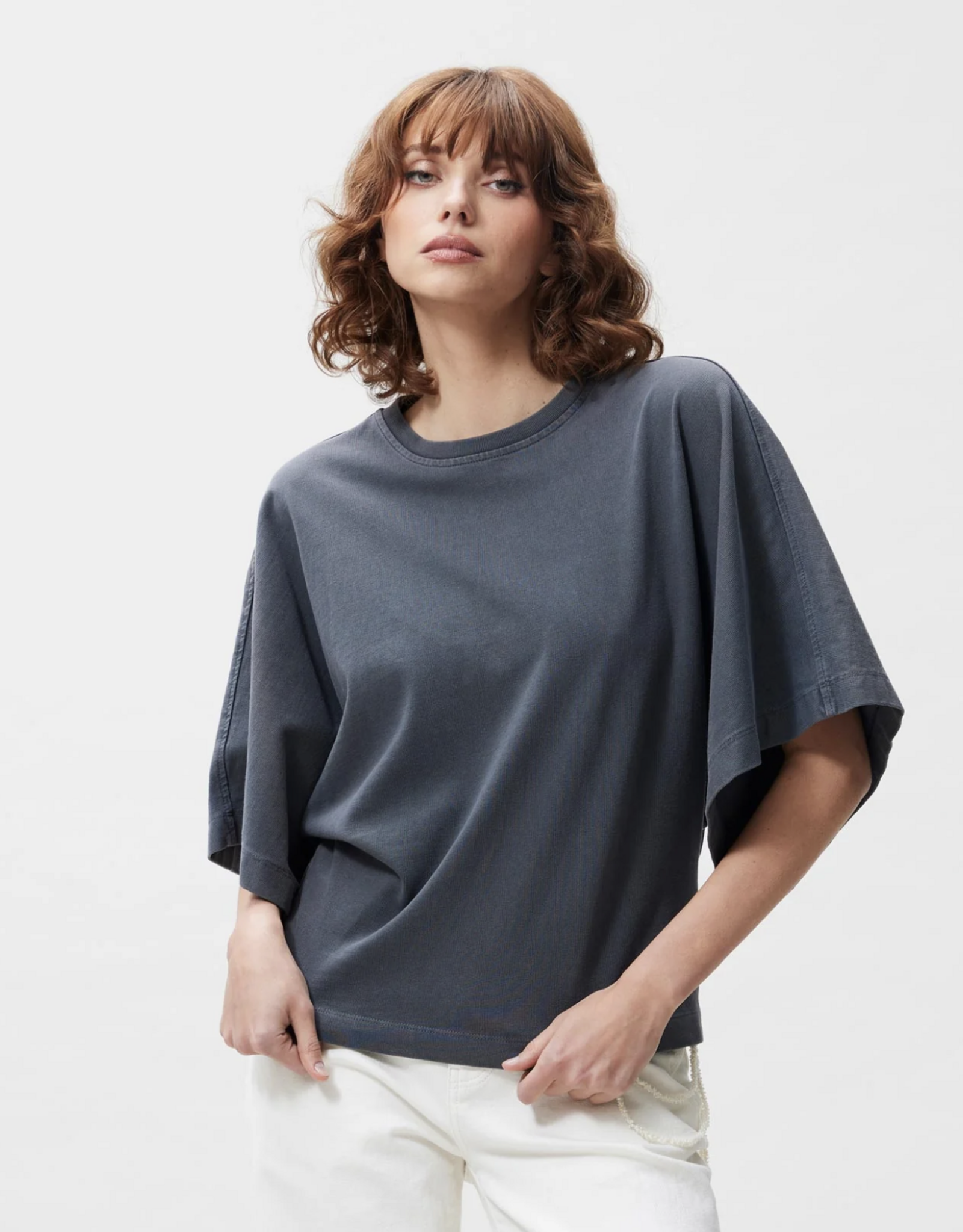 Catwalk Junkie T-Shirt 'Batsleeve' - Carbon - Catwalk Junkie