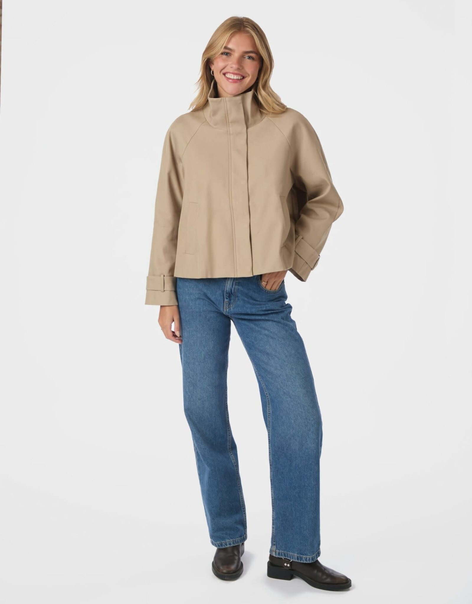 Jacket  'Ezera' - Sand  - Neo Noir