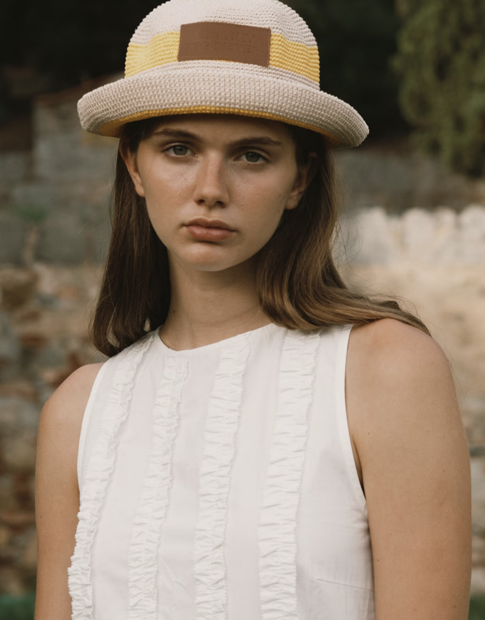 The Tiny Big Sister Jurk Frills 'Low Back' - White - The Tiny Big Sister