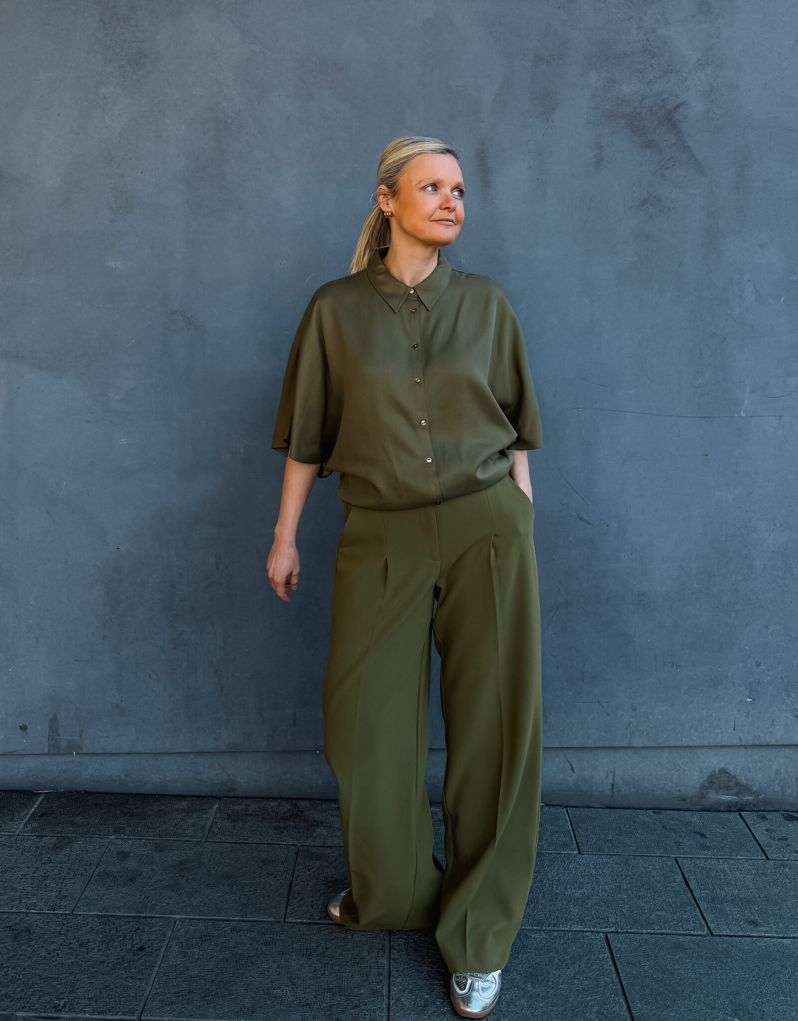 Another Label Blouse 'Rlia' - Martini Olive - Another-Label