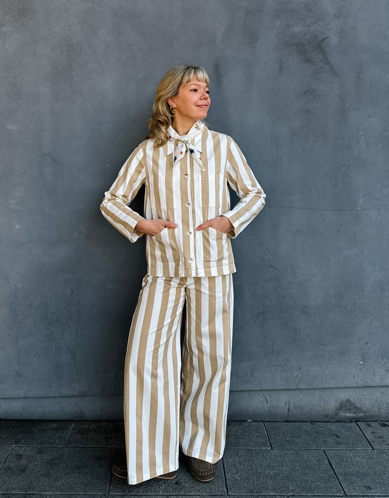 The Golden House Feel Jacket Stripe 'Bobbie' - Beige/White