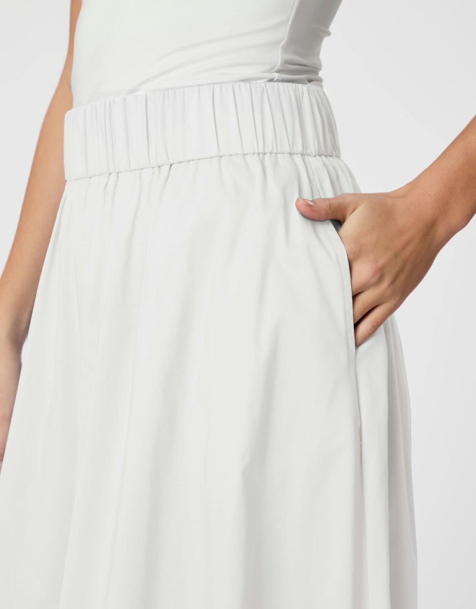 Rok Long 'Yara' - White - Neo Noir