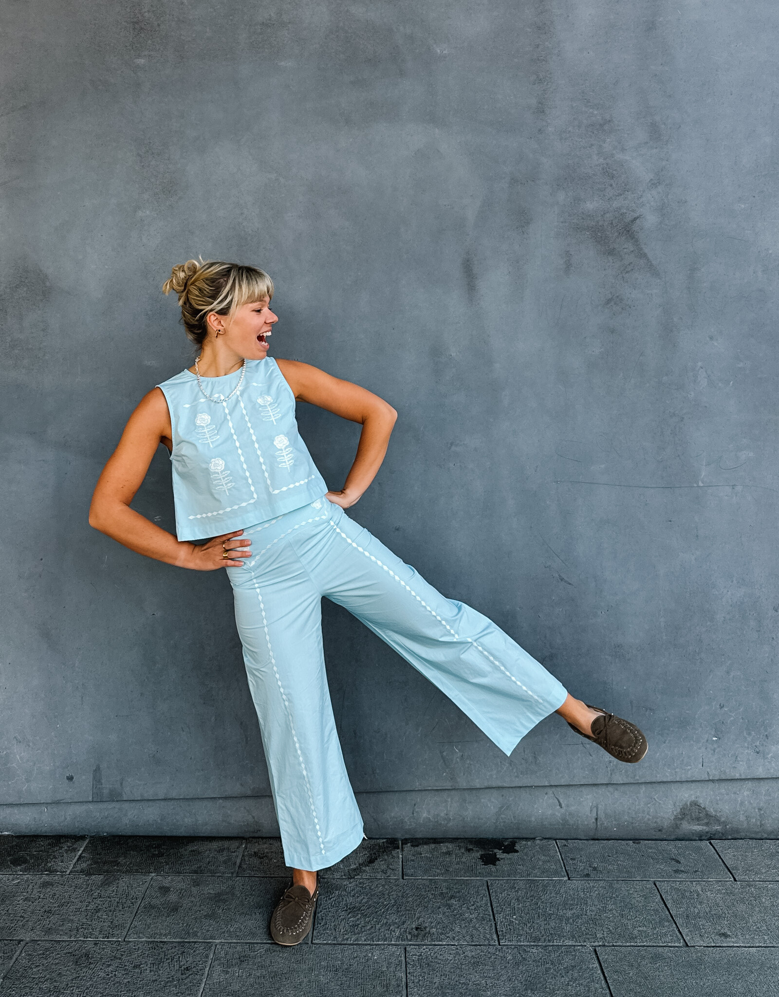 The Tiny Big Sister Broek Wide 'Embroidered' - Pretty Blue -  The Tiny Big Sister