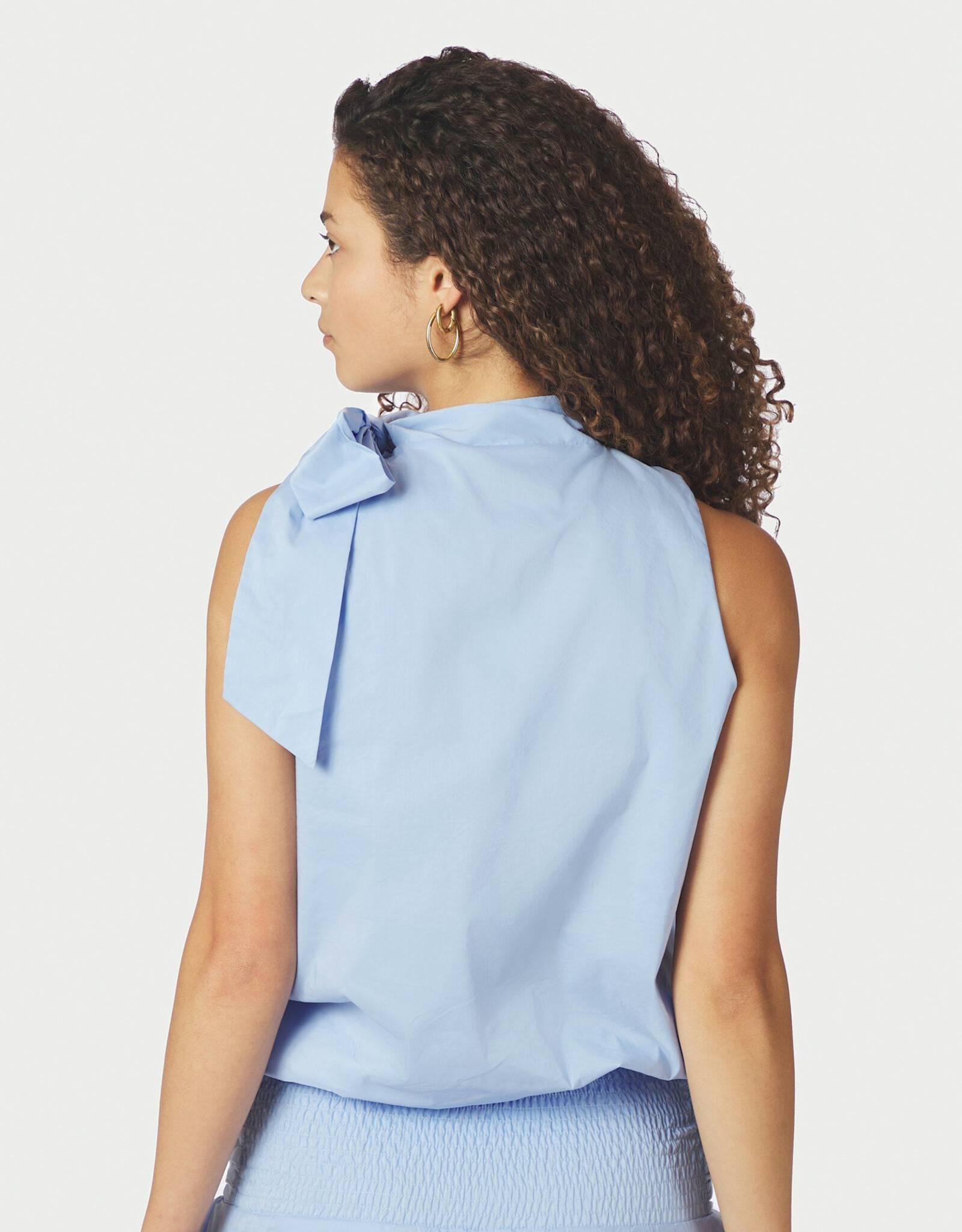 Top Poplin 'Veda' - Light Blue - Neo Noir