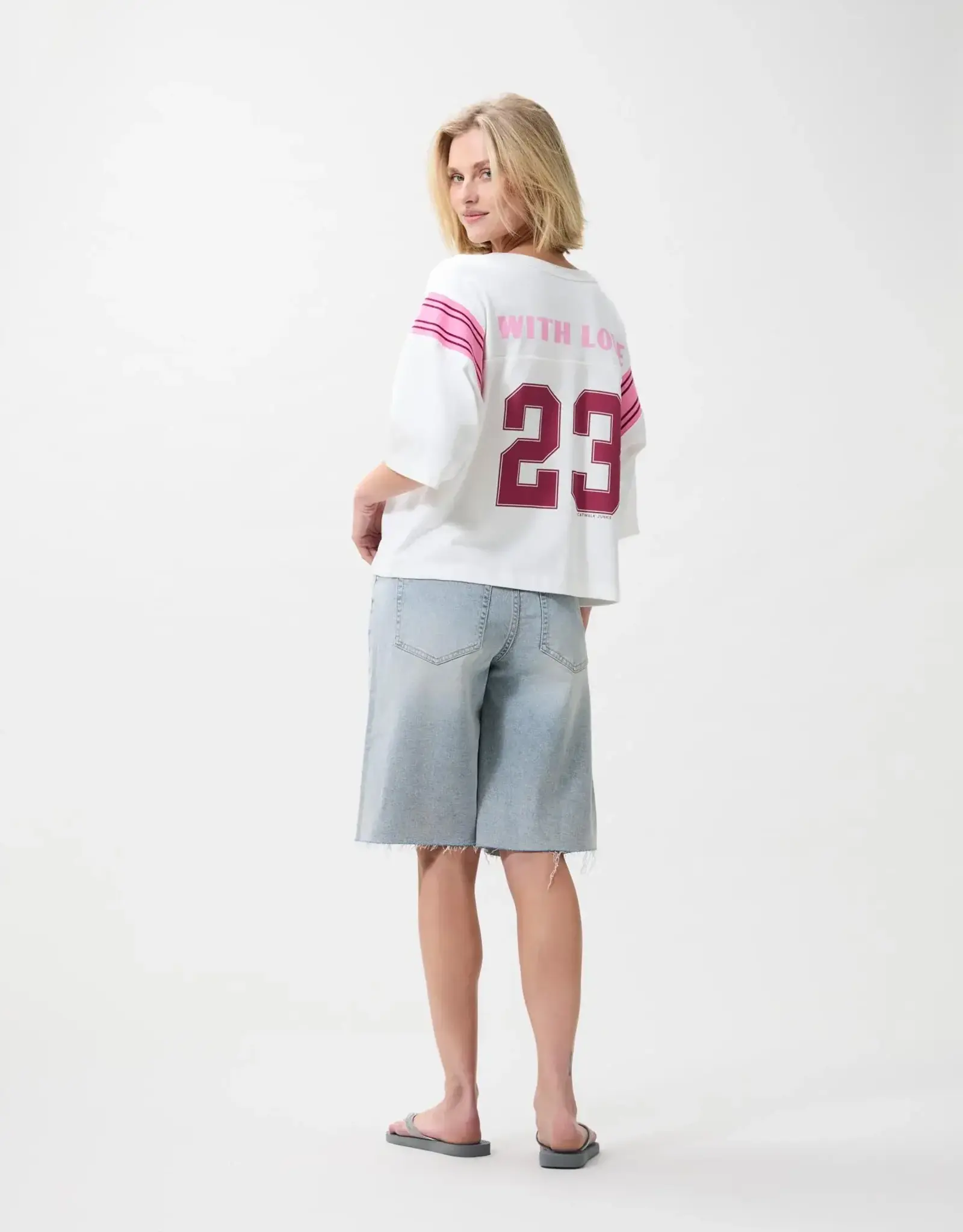 Catwalk Junkie T-Shirt 'Football Graphic' - Off White - Catwalk Junkie