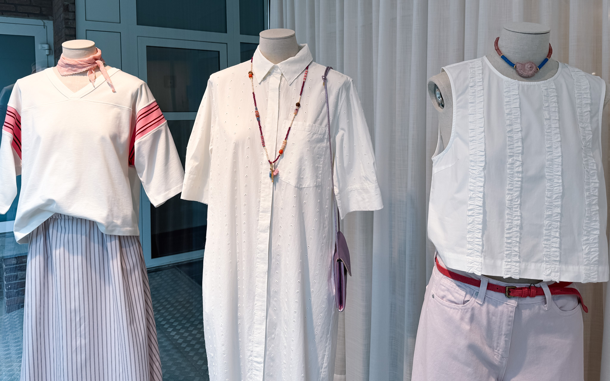 WindowLook-TheGoldenHouse-mei-SS2026