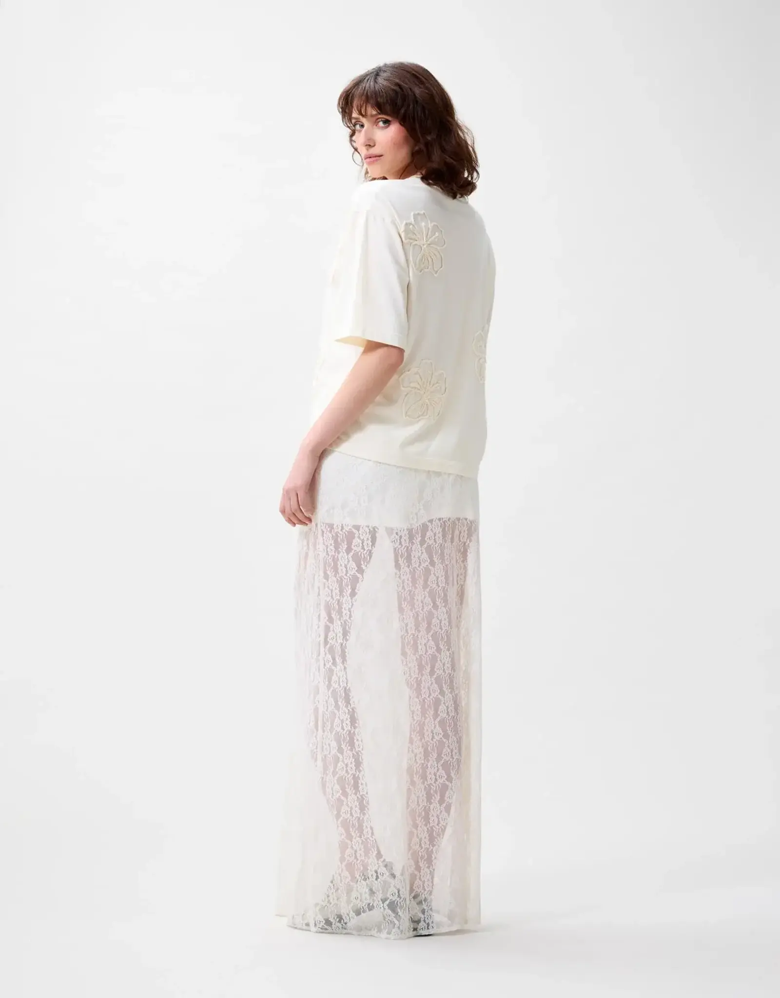 Catwalk Junkie T-Shirt 'Hibiscus' - Egret - Catwalk Junkie