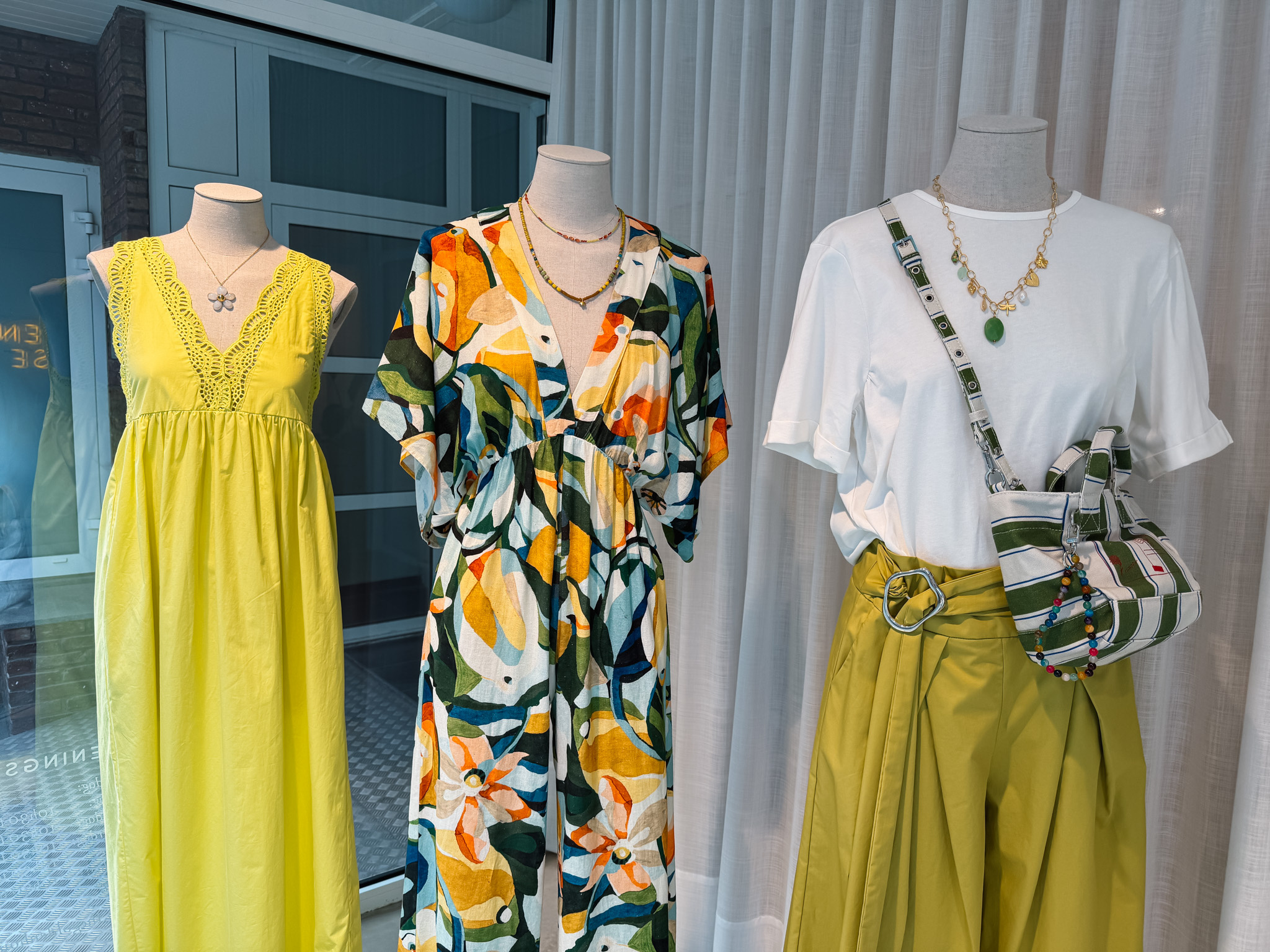WindowLook-TheGoldenHouse-juni-SS2026