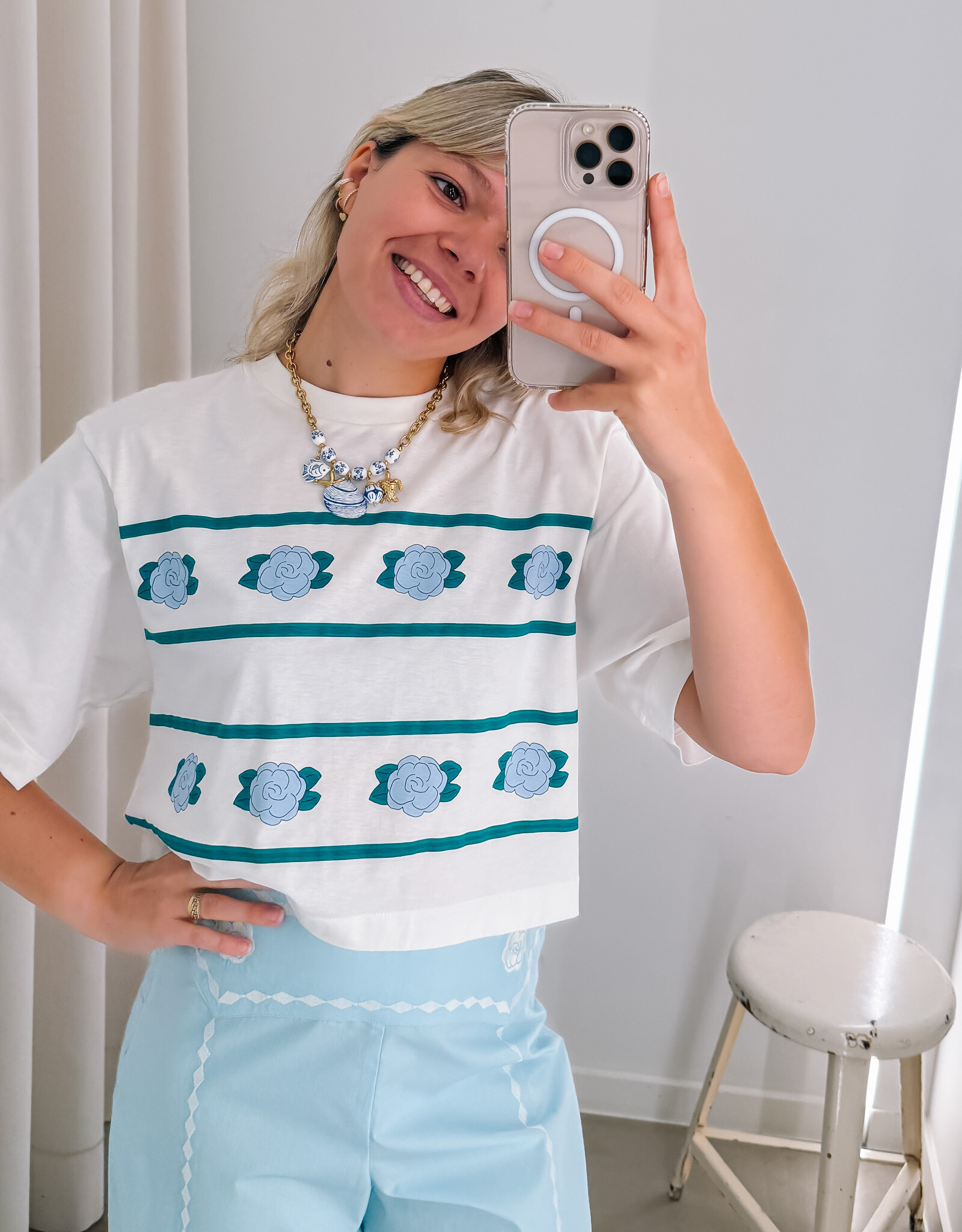 The Tiny Big Sister T-Shirt Boxy 'Roses' - Off-White -  The Tiny Big Sister