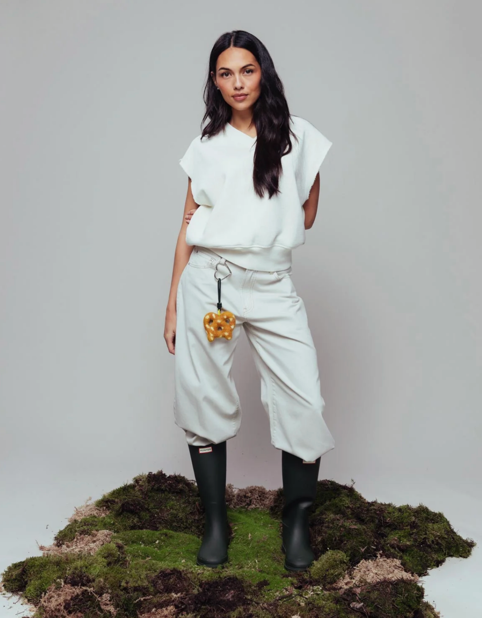 Catwalk Junkie Sleeveless Sweater 'V-Neck' - Cream - Catwalk Junkie