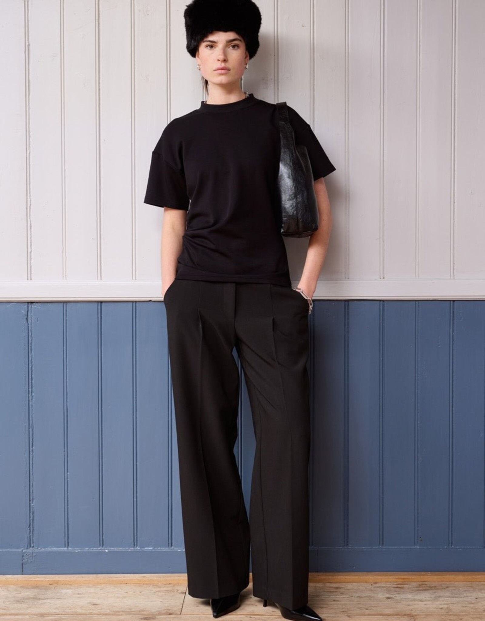 Another Label T-Shirt 'Felicienne' - Black - Another-Label
