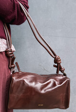 Ann Kurz Handtas 'Squa Baguette' - Shiny Nappa Mocha - Ann Kurz