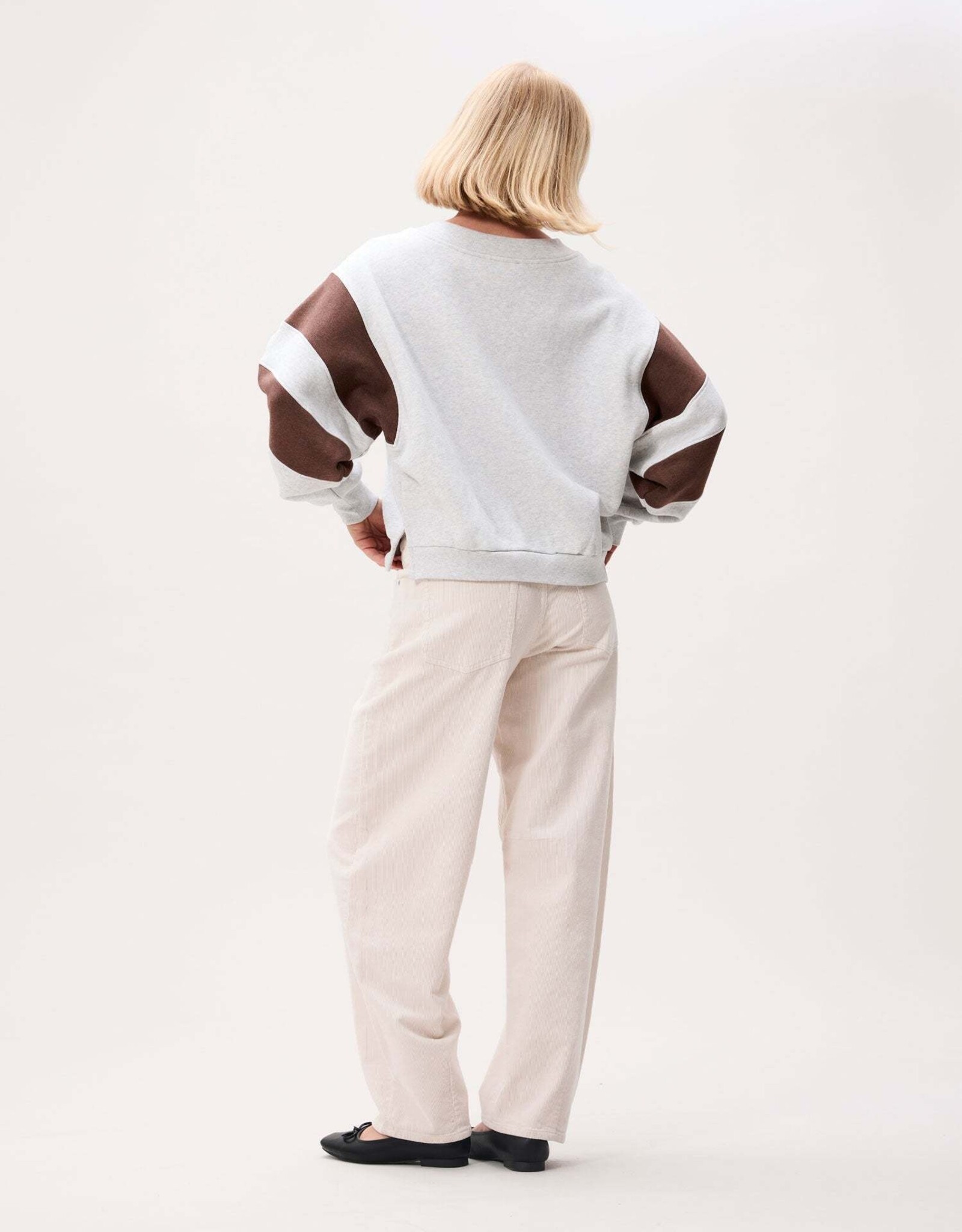 Catwalk Junkie Sweater V-Neck 'Sporty' - Light Grey Melange - Catwalk Junkie