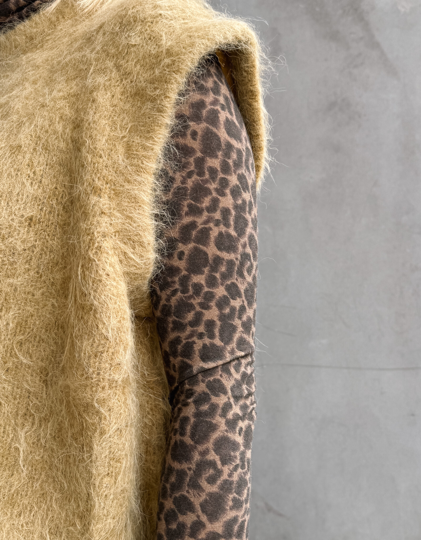 Withblack Top Rolkraag 'Lena' - Leo Print - Withblack