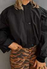 The Golden House Ad Bomber 'Vicente' - Noir