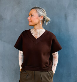 Re/Born Sweater V-Neck Korte Mouw 'Barcelona' - Chocolate - Re/Born