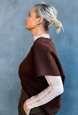 Re/Born Sweater V-Neck Korte Mouw 'Barcelona' - Chocolate - Re/Born