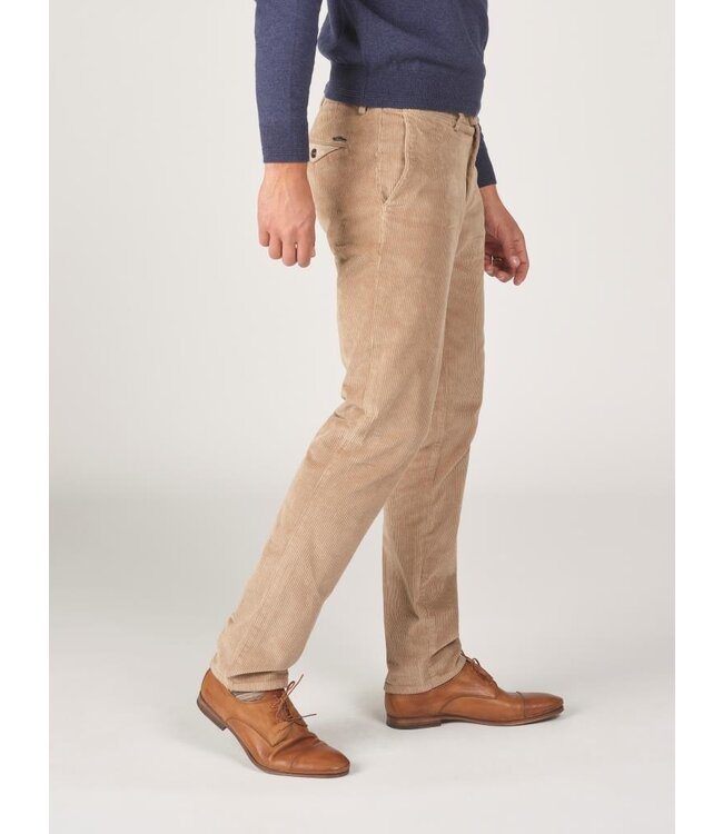 MAGNUS P53 CL420 DARK BEIGE