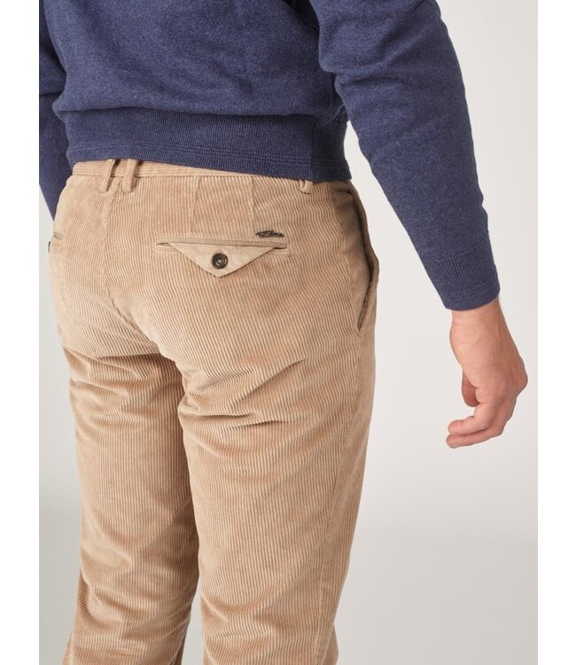 MAGNUS P53 CL420 DARK BEIGE