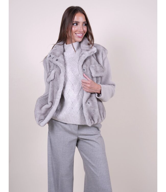 PE0241 520288 cl 911