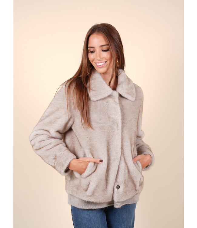 PE0253 520292 cl 910