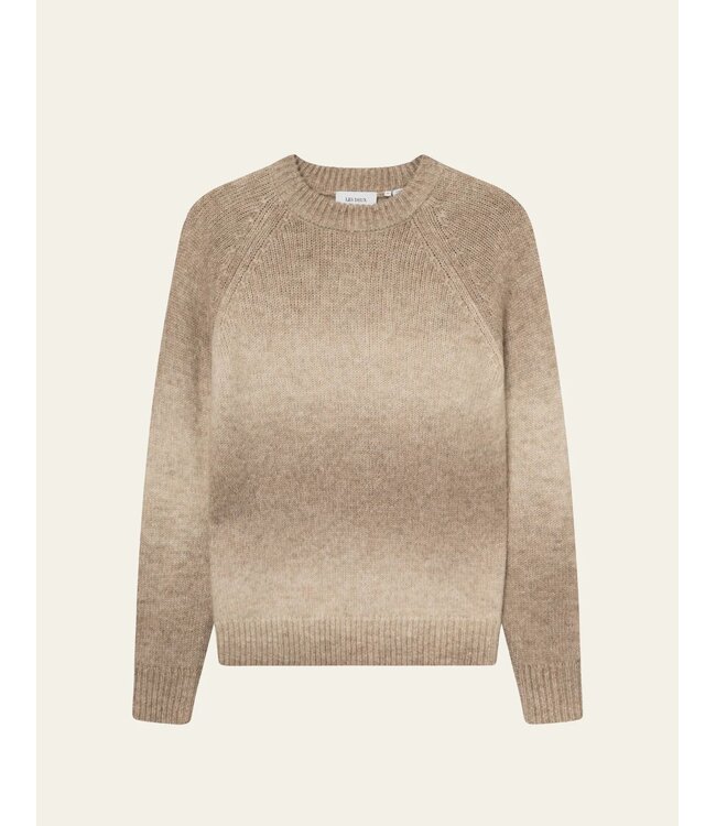 Brad 1000998 841 prairie sand