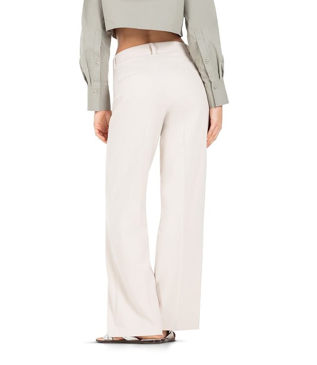 Amelie6052 0246/025 cl702