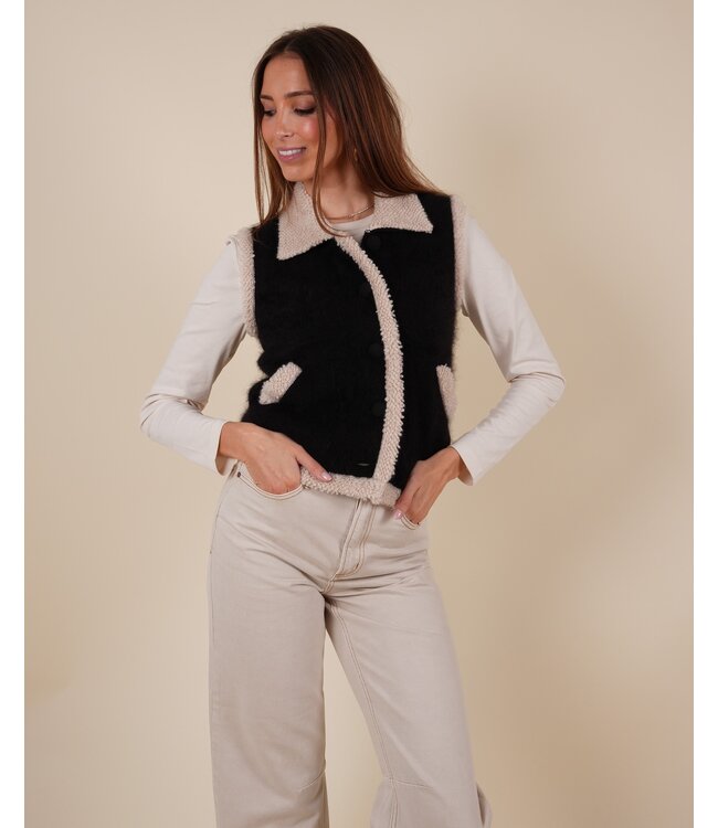 Grizzly wrangler vest black