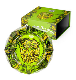 Best Buds Wilt u uw rooksessies een stijlvolle upgrade geven? De Crystal Ashtray van het Best Buds-team is perfect voor deze klus. Met een formaat van 15 x 15 x 5 cm en vervaardigd uit robuust glas biedt deze asbak voldoende ruimte voor as. De handige uitsparingen