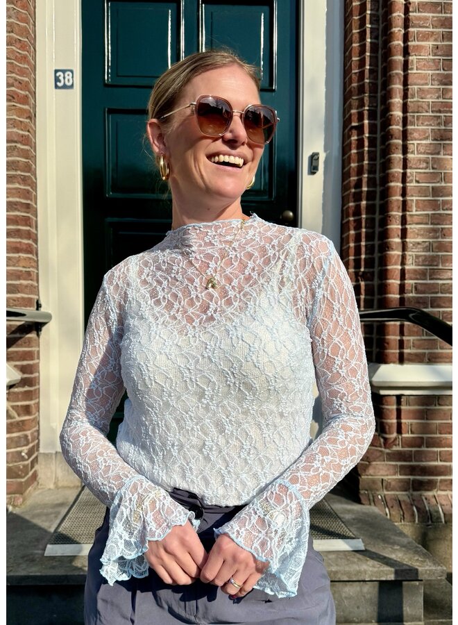 Top Emma Lichtblauw