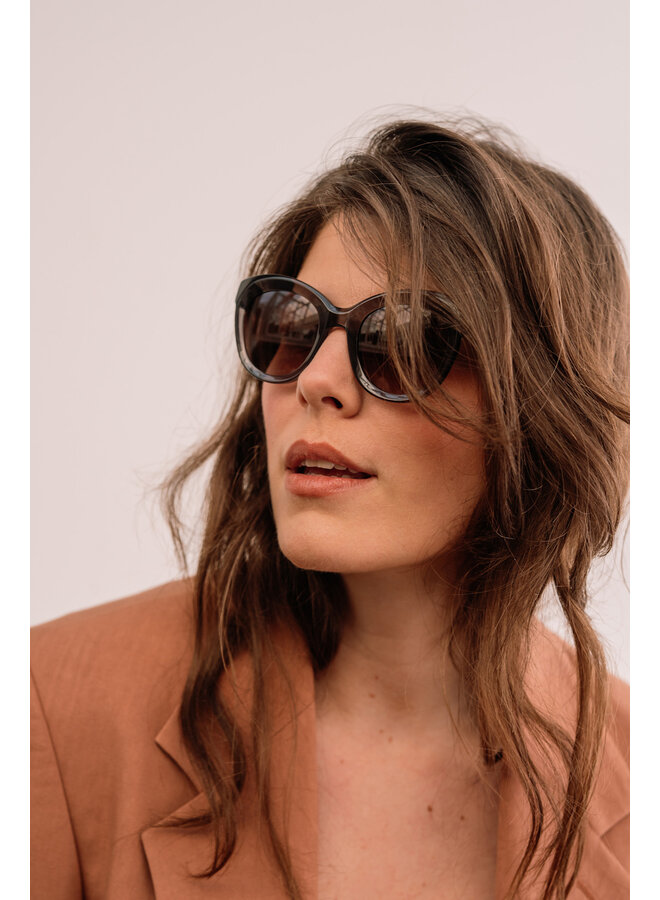 iKKi zonnebril Claire 41-5 Black/Gradient Brown