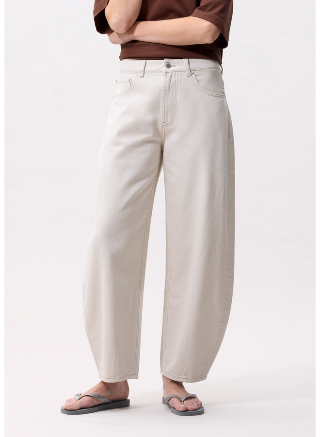 Jeans Cropped Barrel Fit Cream