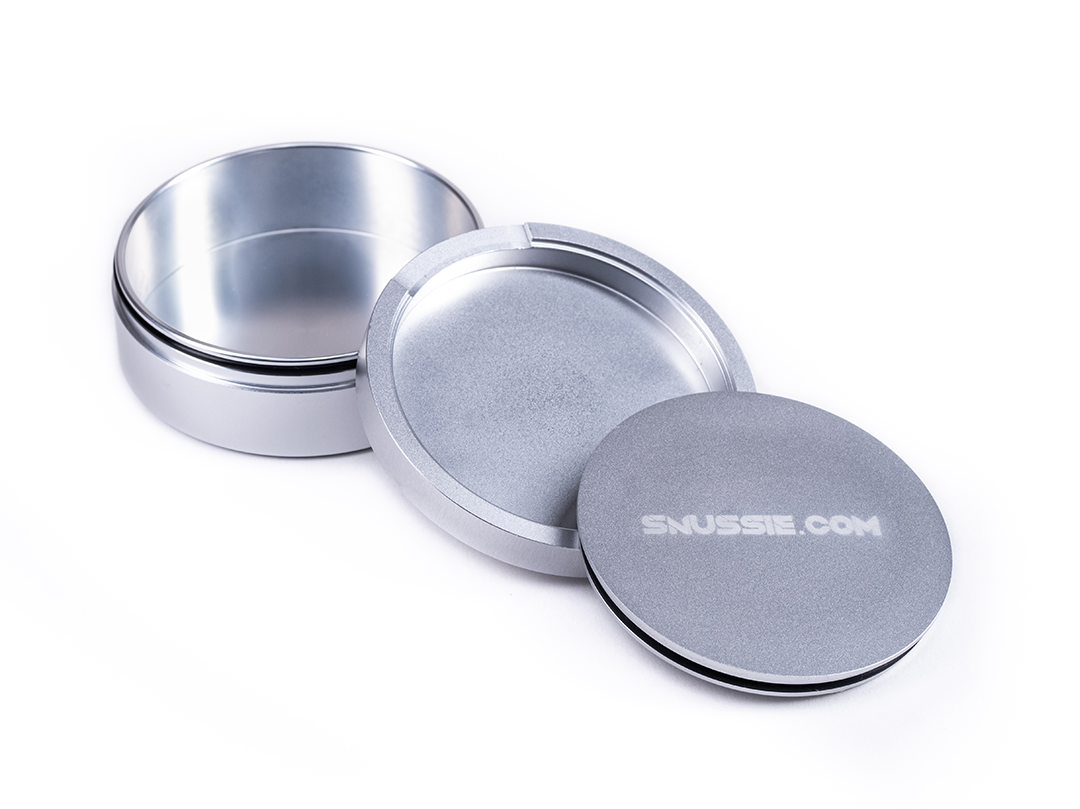 TIL: On! Containers have a hidden compartment for used pouches : r/Snus