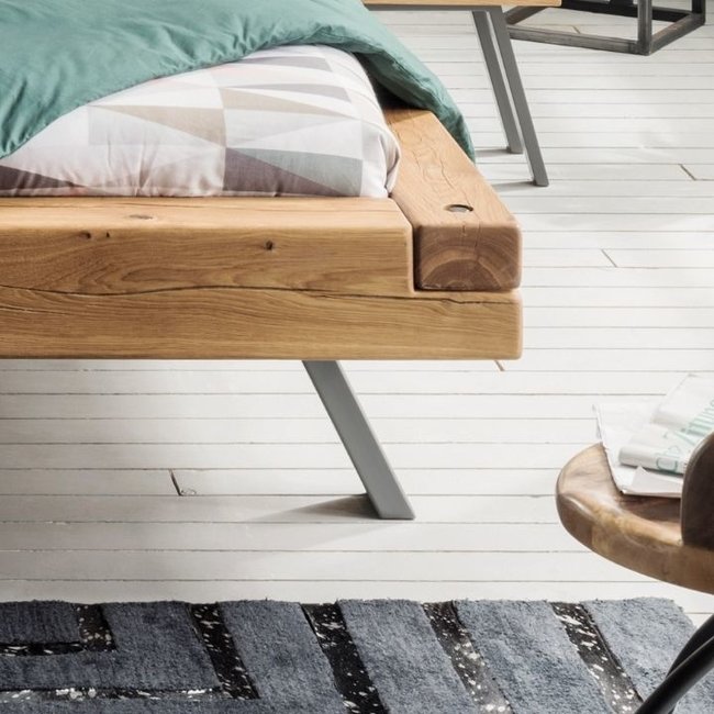 TPT Möbel Industrieel Balkenbed Genk- massief geolied wild eiken