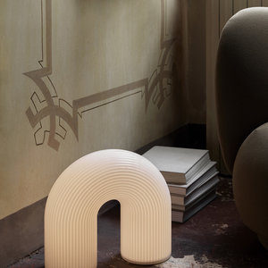 ferm LIVING Glazen vloerlamp Vuelta