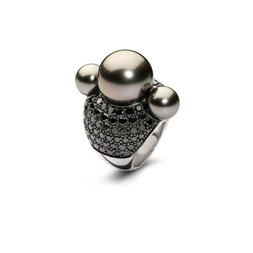 Leon Martens Shock ring in witgoud met Tahiti-parels en zwarte diamant Leon Martens Juwelier Leon Martens Shock ring in witgoud met Tahiti-parels en zwarte diamant Leon Martens Juwelier
