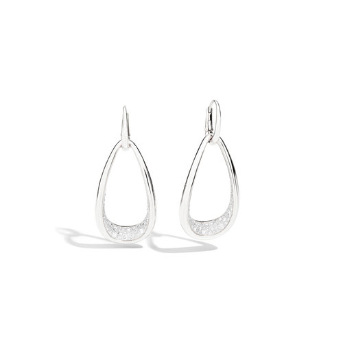 Pomellato Fantina oorhangers in witgoud met diamant Leon Martens Juwelier