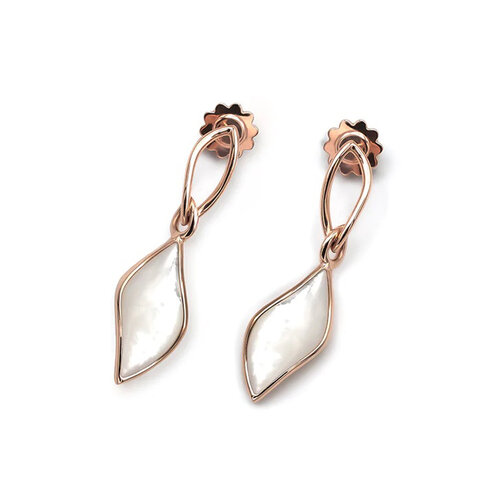 Mattioli Navettes oorhangers in roségoud met parelmoer Leon Martens Juwelier Mattioli Navettes oorhangers in roségoud met parelmoer Leon Martens Juwelier