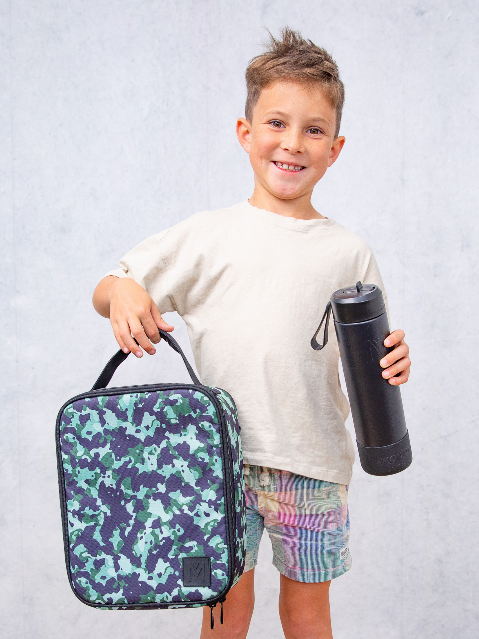 MontiiCo thermo drink bottle Sipper 700 ml – stainless steel – with carry strap, stainless steel straw and bumper – Fusion range - Midnight black-2