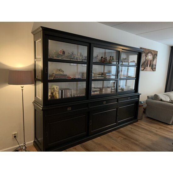 123kast  Buffetkast Miami Beach - 240x53x218H cm - 3 vitrine schuifdeuren - 3 lades - 3 dichte schuifdeuren - glazen zijkanten