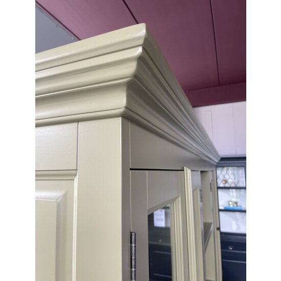 123kast  Buffetkast - Grutterskast - Pisa - 200x50x210H cm - 8 scharnierdeuren - 2 bolkleppen - 7 lades