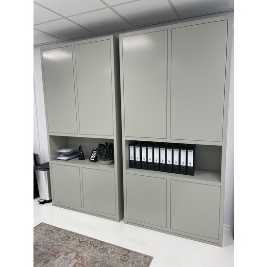 123kast  Vakkenkast Manhattan 08 - 120x40x240H cm - strak design - 4 greeploze deuren - open vakken gedeelte