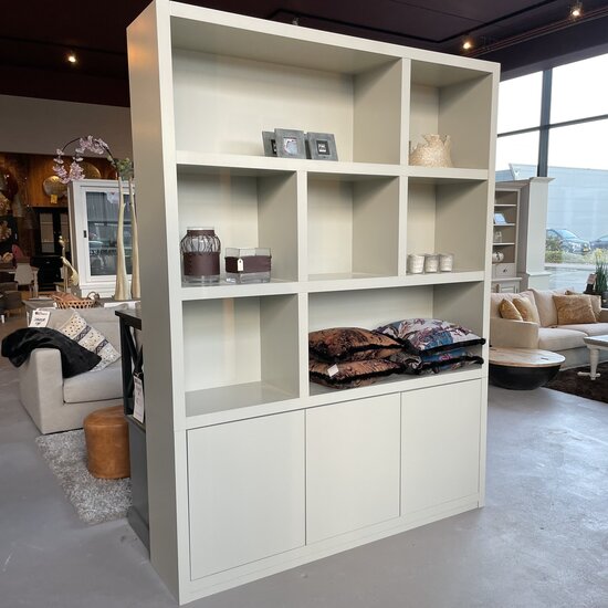 123kast  Vakkenkast Manhattan 03 - 180x40x240H cm - strak design - 3 push to open deuren - open vakken - greeploze deuren - 5cm plank dikte