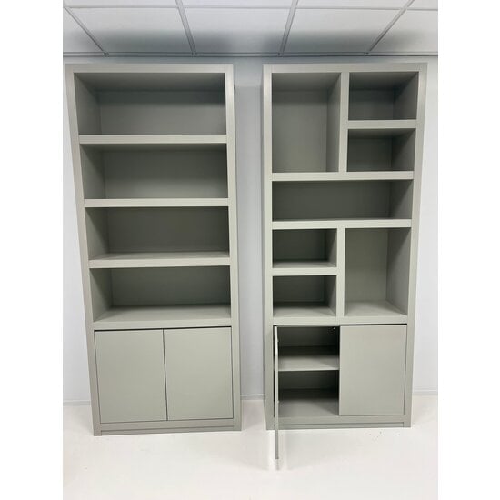 123kast  Vakkenkast Manhattan 02 - 100x40x240H cm - strak design - 2 greeploze push to open deuren - open vakken - 5cm plank dikte