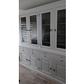 123kast  Buffetkast Santa Barbara - 230x45x230H cm - 4 vitrine scharnierdeuren - 4 soft close lades - 4 dichte scharnierdeuren - verstelbare planken